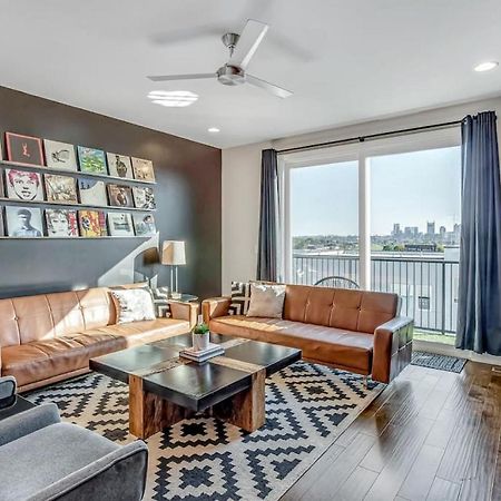 Big New And Modern With Skyline View Mural And Ping Pong Nashville Eksteriør billede