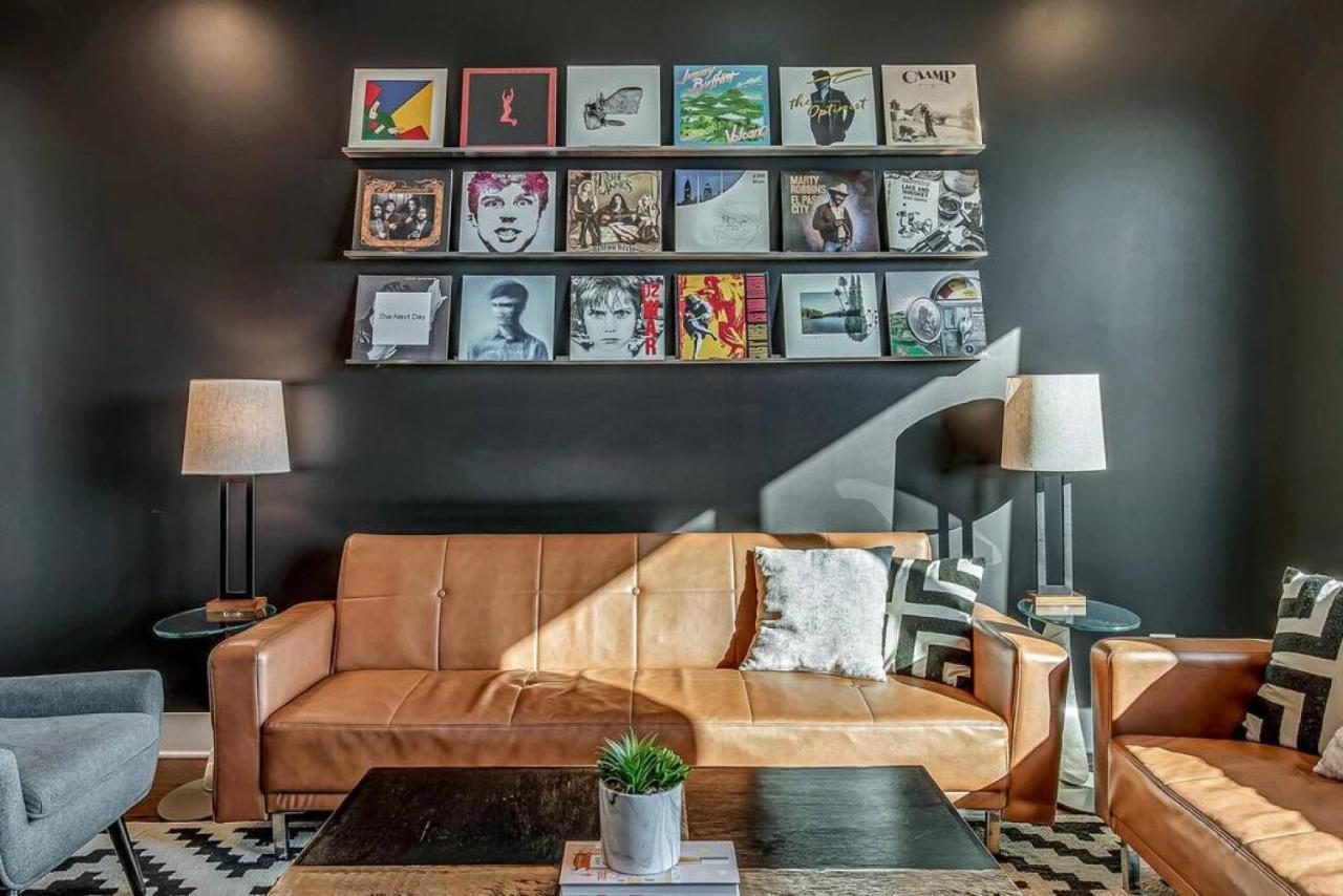 Big New And Modern With Skyline View Mural And Ping Pong Nashville Eksteriør billede