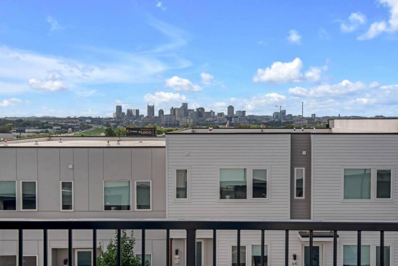 Big New And Modern With Skyline View Mural And Ping Pong Nashville Eksteriør billede